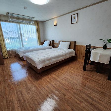 Jungmun Haesung Parktel Villa Seogwipo Bagian luar foto