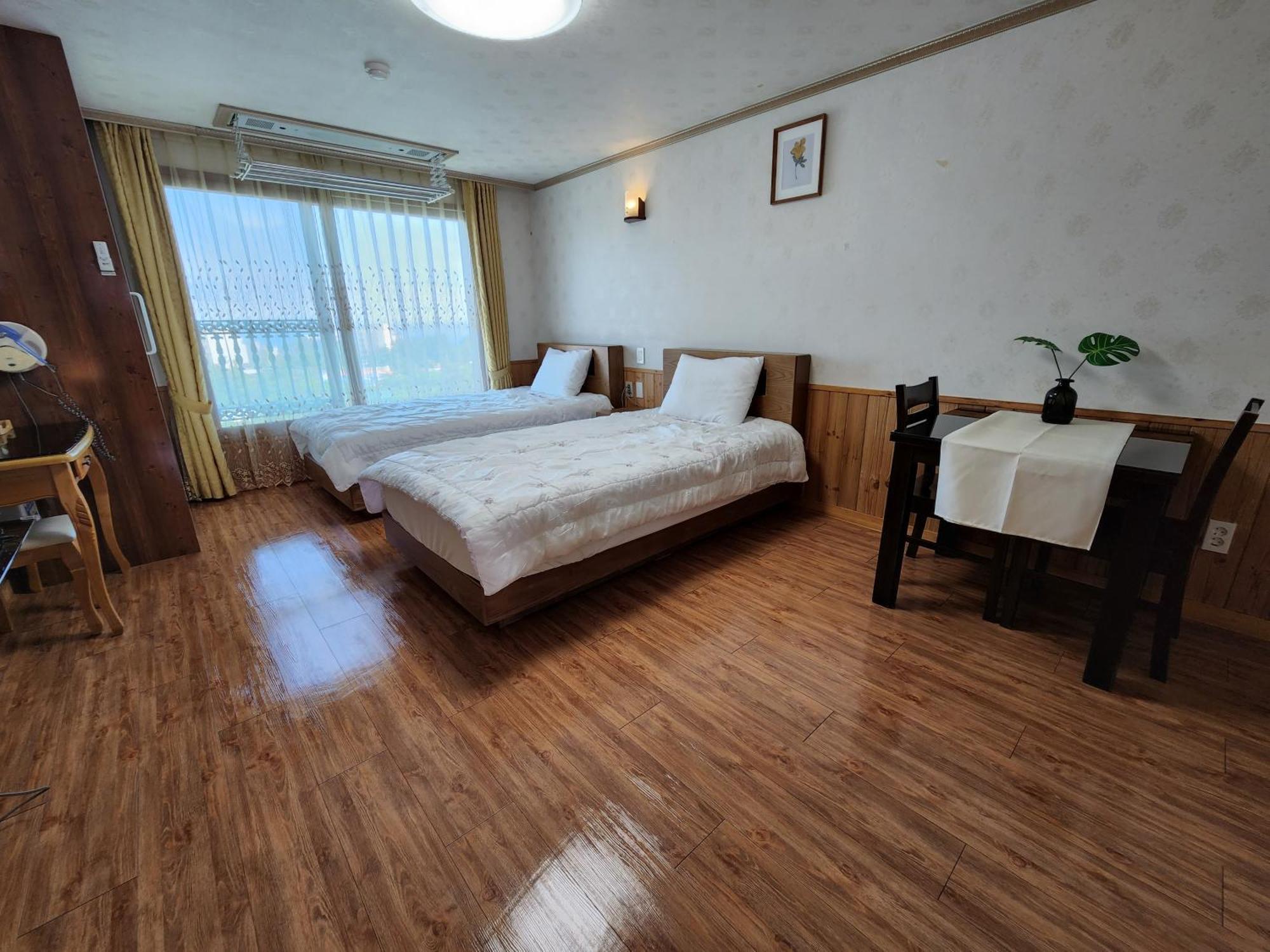 Jungmun Haesung Parktel Villa Seogwipo Bagian luar foto
