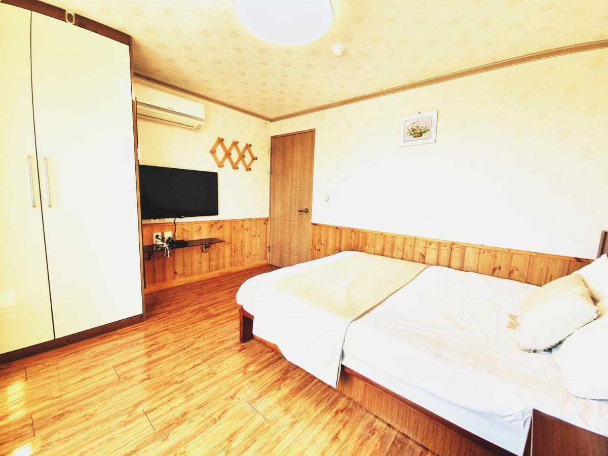 Jungmun Haesung Parktel Villa Seogwipo Bagian luar foto